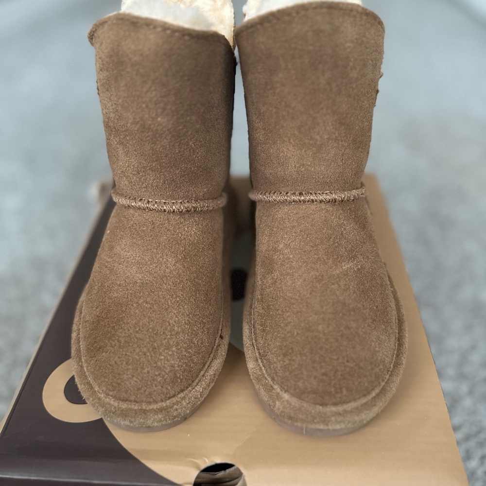 BearPaw Tan Suede Boots